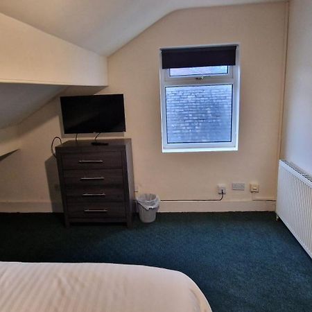 Self Check In Rooms Central Wakefield Luaran gambar