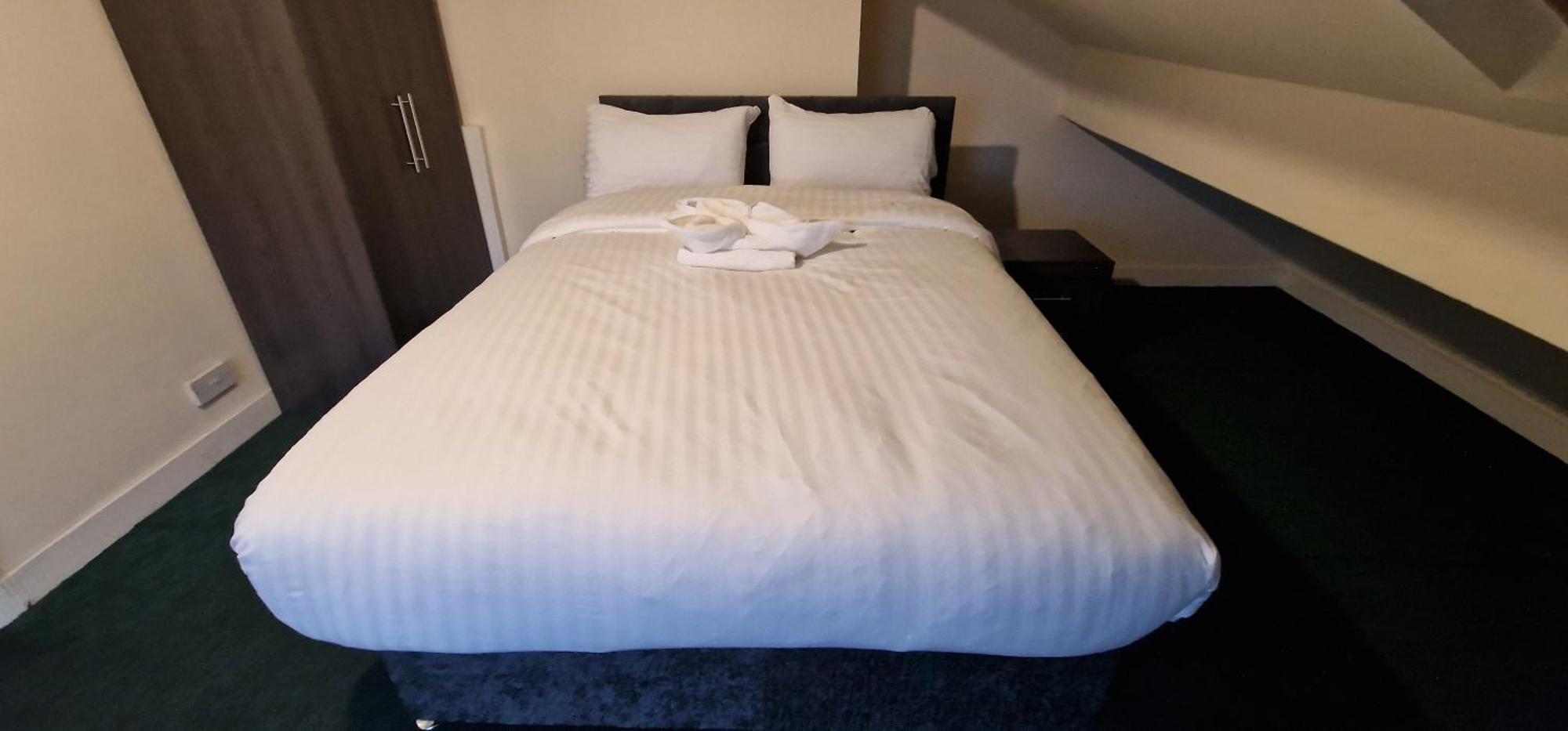 Self Check In Rooms Central Wakefield Luaran gambar