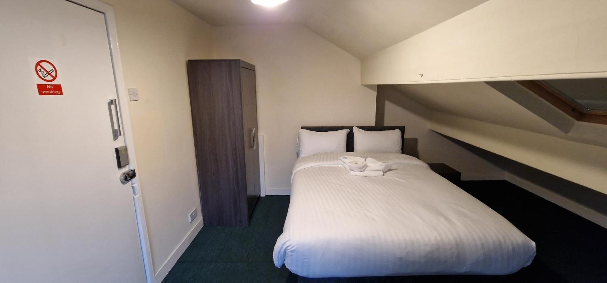 Self Check In Rooms Central Wakefield Luaran gambar