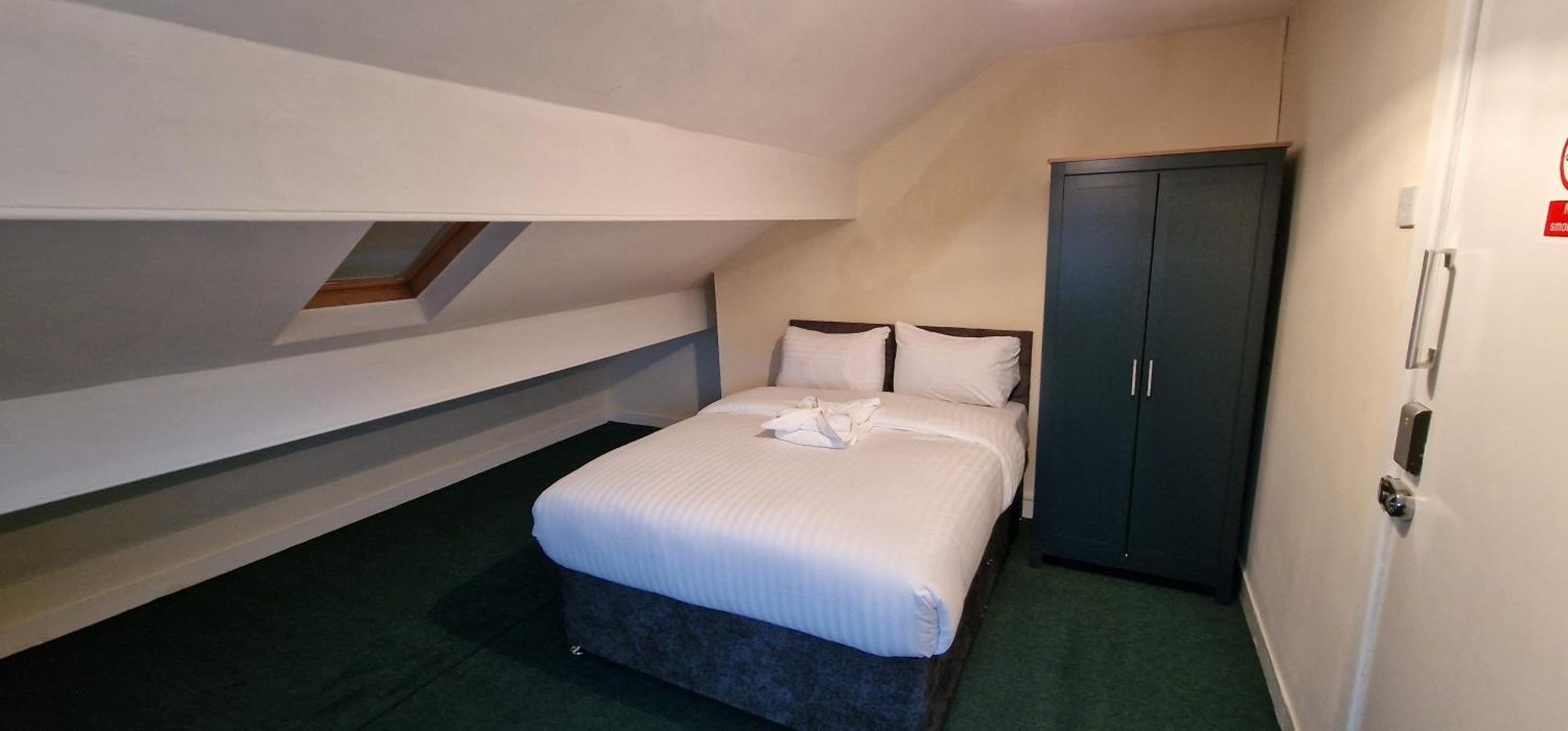 Self Check In Rooms Central Wakefield Luaran gambar