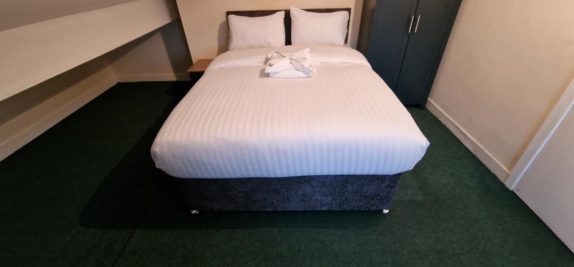 Self Check In Rooms Central Wakefield Luaran gambar